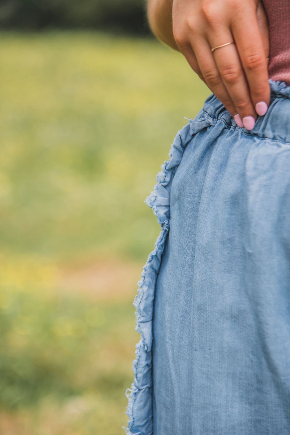 Light Wash Raw Hem Ruffle Wide Leg Jeans